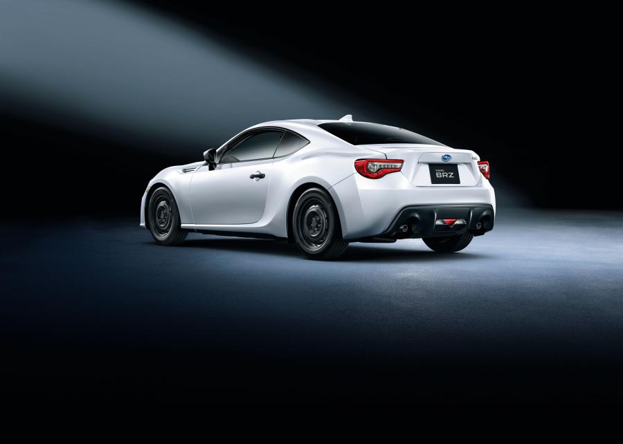  Subaru BRZ R Customize Package 2016 года  (JP) (фото 2 из 6)